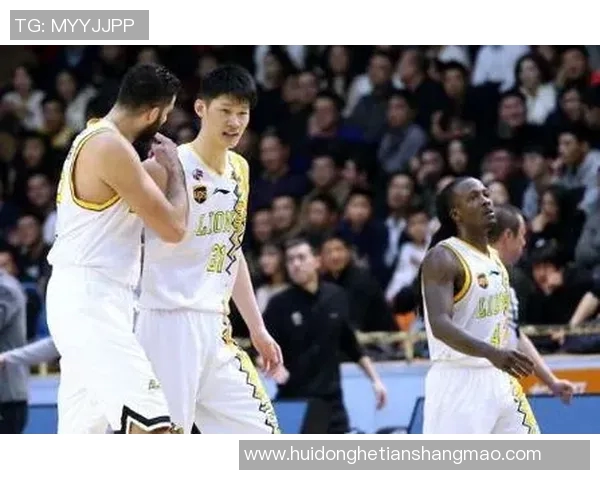 深圳羽毛球队以67分稳居大师赛积分榜首位展现强劲实力